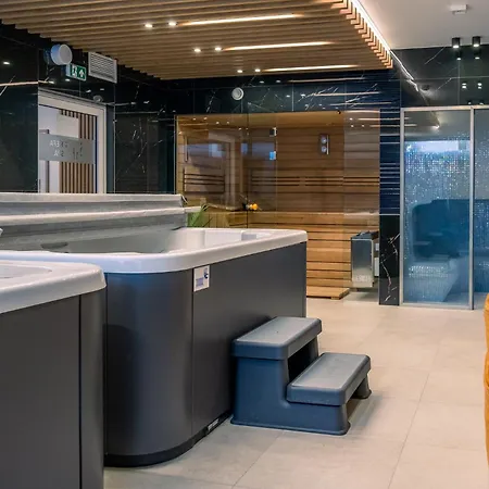 Apartman Sloneczny - Baseny, Sauny, Jacuzzi, Sala Zabaw, Do Plazy 400m Plaskie Dojscie Jastrzębia Góra